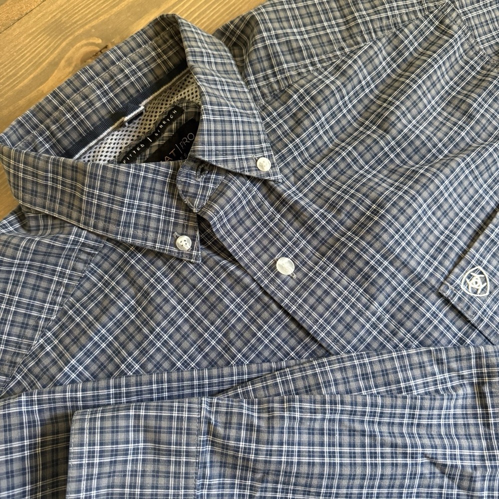 Ariat Men's Medium Plaid Pro Series Long Sleeve Button Down Shirt Cowboy Western